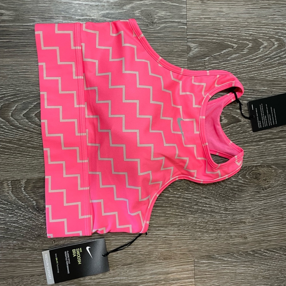 Neón pink NIKE sports bra (pattern)